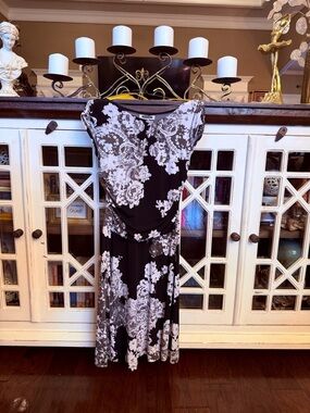 Black & White Floral Women’s Dress